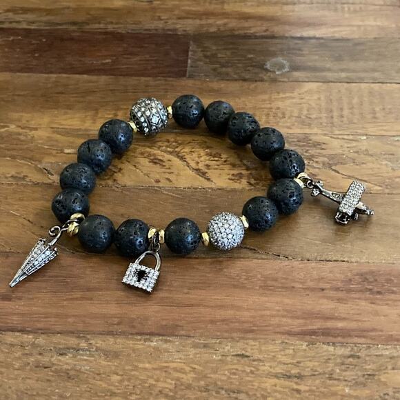 Charm Bracelet -Never Worn - Solid Great Quality - Picture 2 of 9